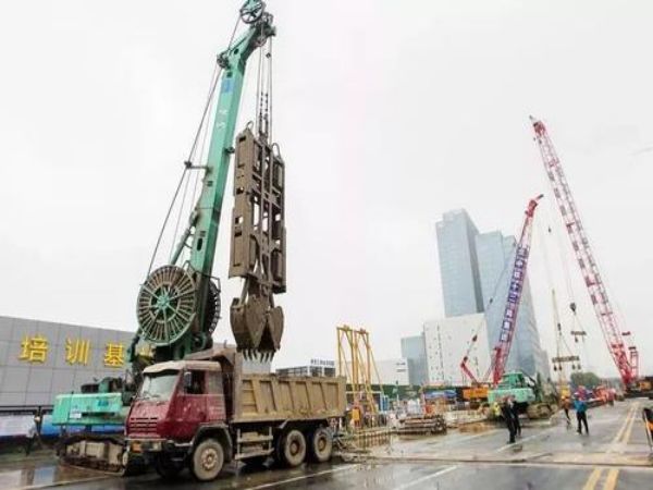 政涿鹿县吊车出租电话_吊车出租公司重点介绍是什么?